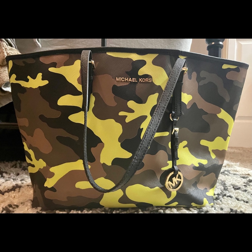 Michael Kors Jet Set Camo Tote & Wallet Set
